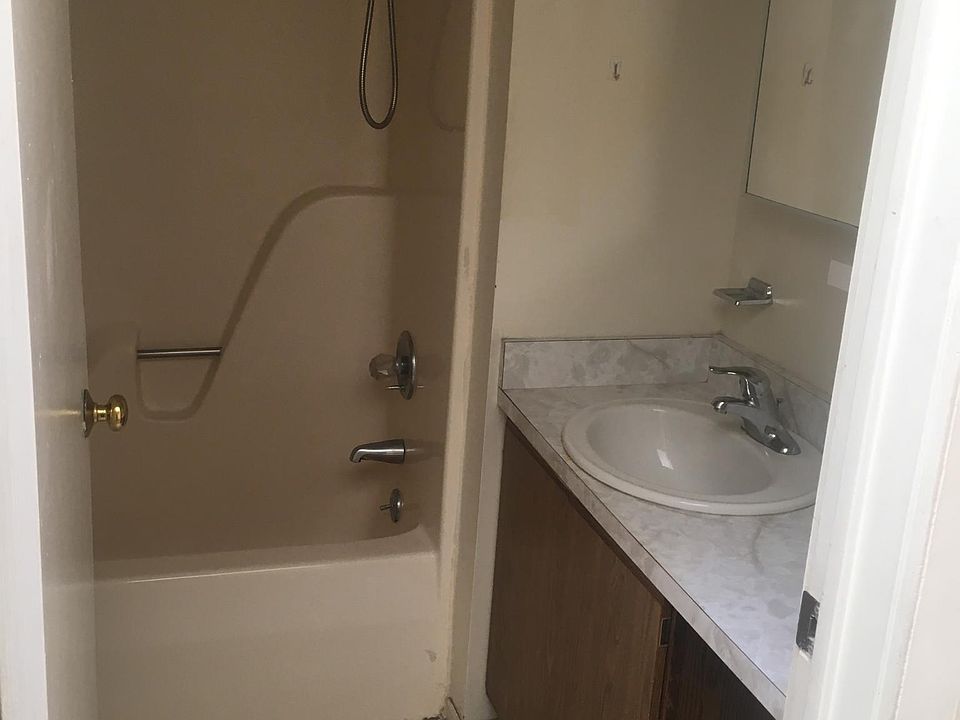 2nd image of 20 Donaldson St #202