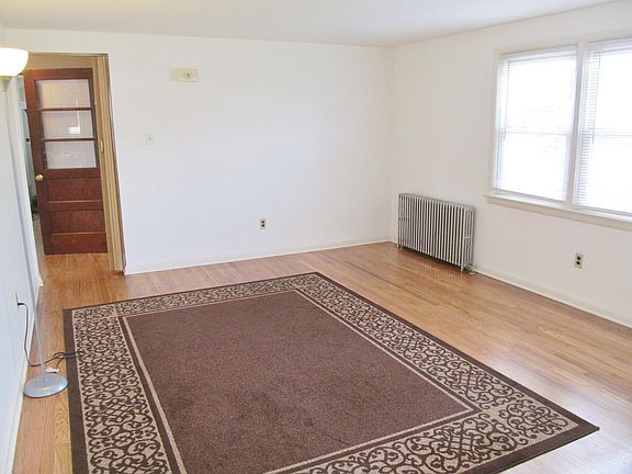 2nd image of 43 No 14 Ave