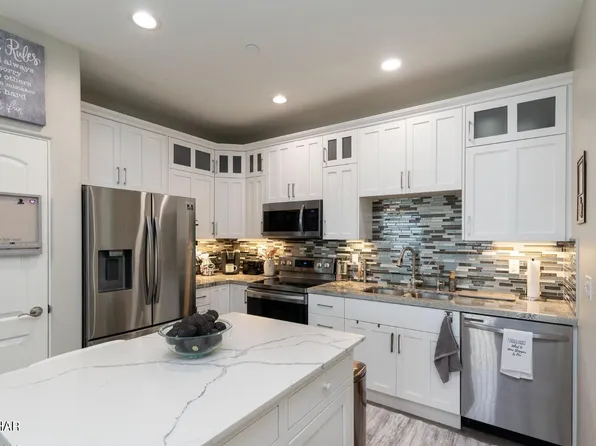 490 N Lake Havasu Ave #B, Lake Havasu City, AZ 86403
