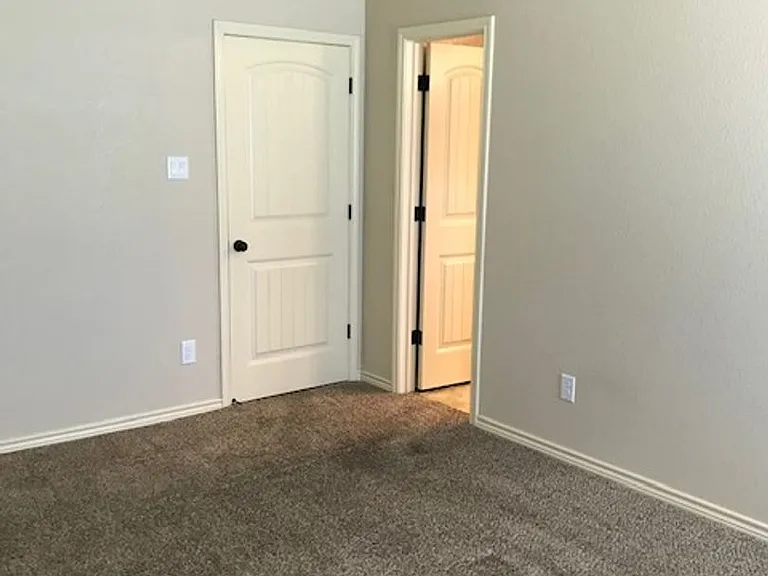 5506 Settlers Ct #A-B — Photo 7