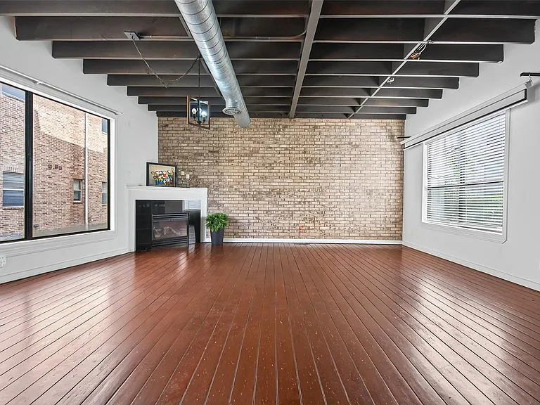 708 W Clay St — Photo 18