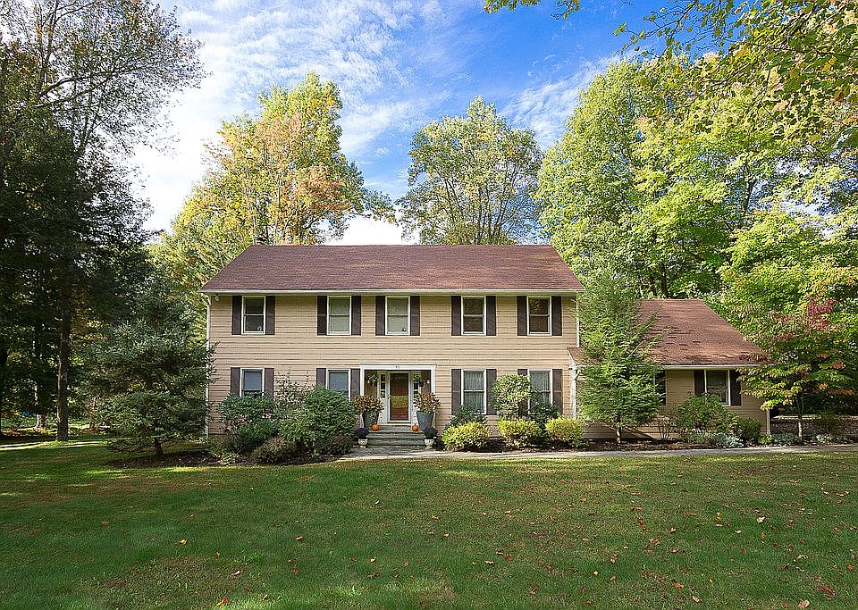 1st image of 50 Deerfield Ln S