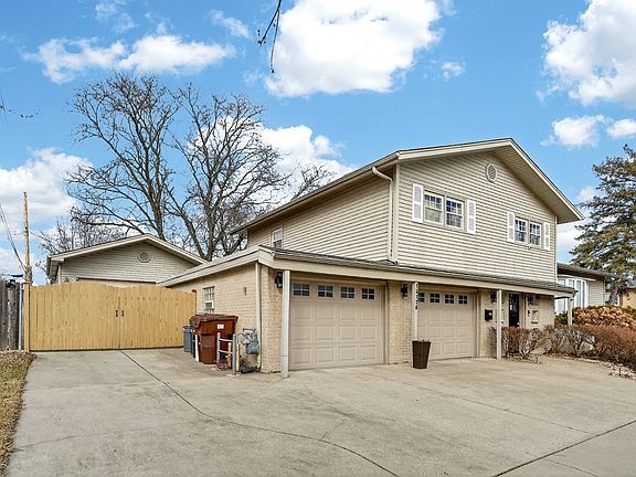 2nd image of 15126 Chaucer Dr