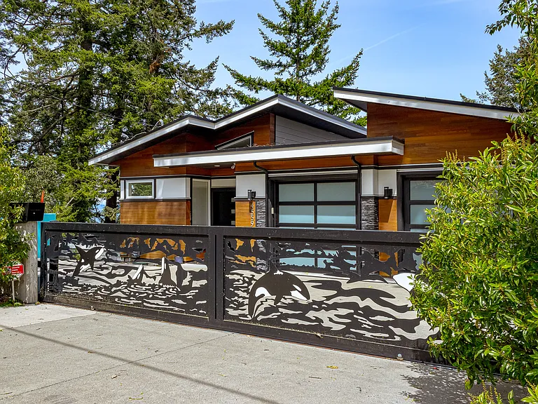 Cordova Bay Rd — Photo 18