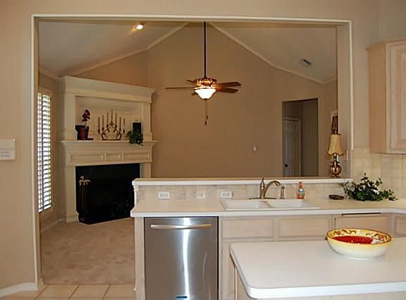 4th image of 1410 Barrington Dr