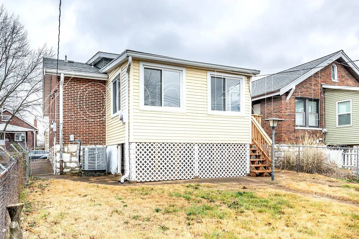6077 Wanda Ave photo 1