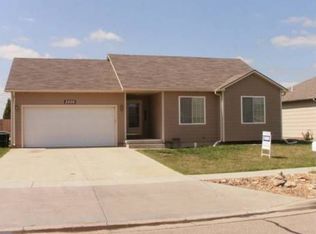 2506 Mitchell Dr, Salina, KS 67401