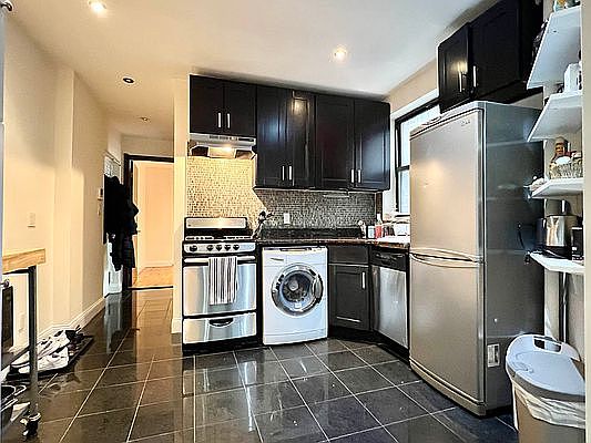 1st image of 956 Amsterdam Ave #3C