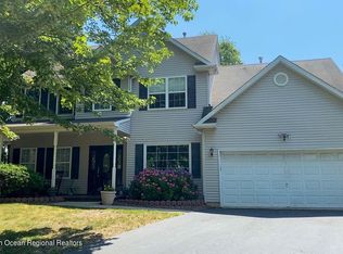 17 Maple Leaf Dr, Belford, NJ