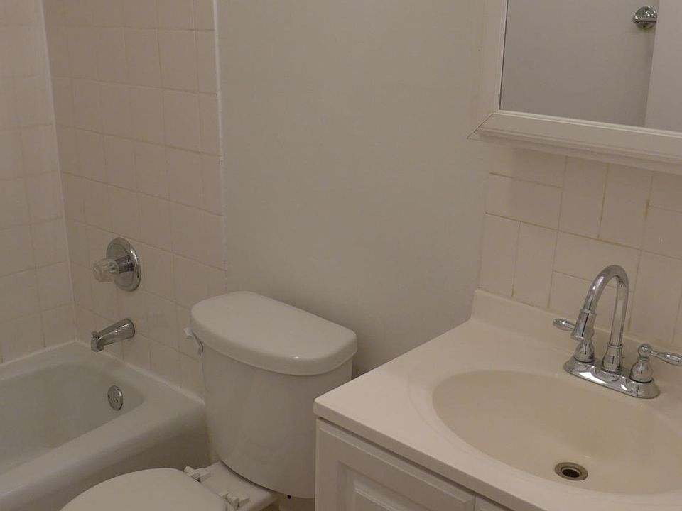 #403 - Bathroom