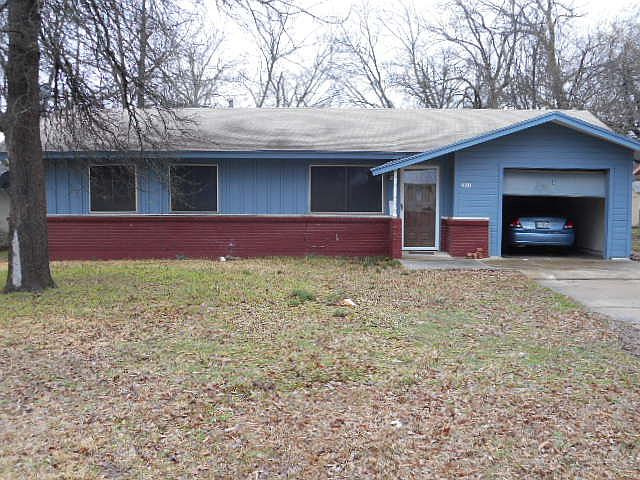 1st image of 430 Shady Oaks Ln