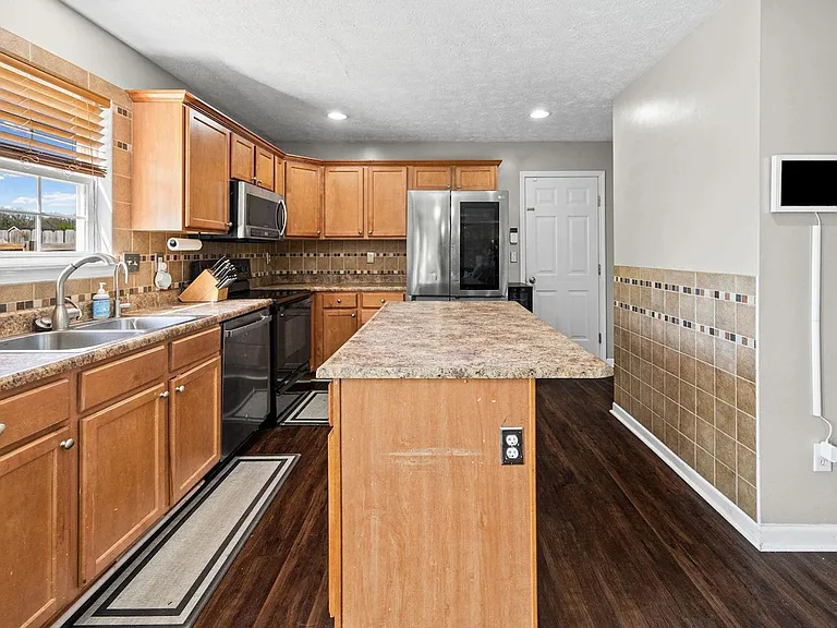 4027 Fiddlesticks Dr — Photo 4