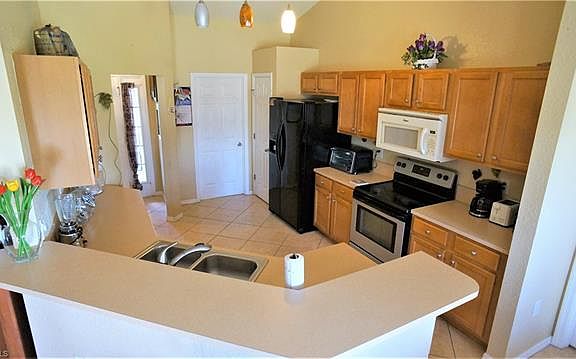 5th image of 4623 Anita Ave N