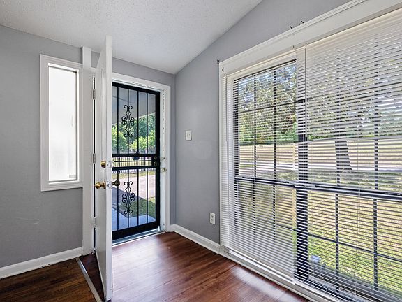 5th image of 727 Crescent Rd