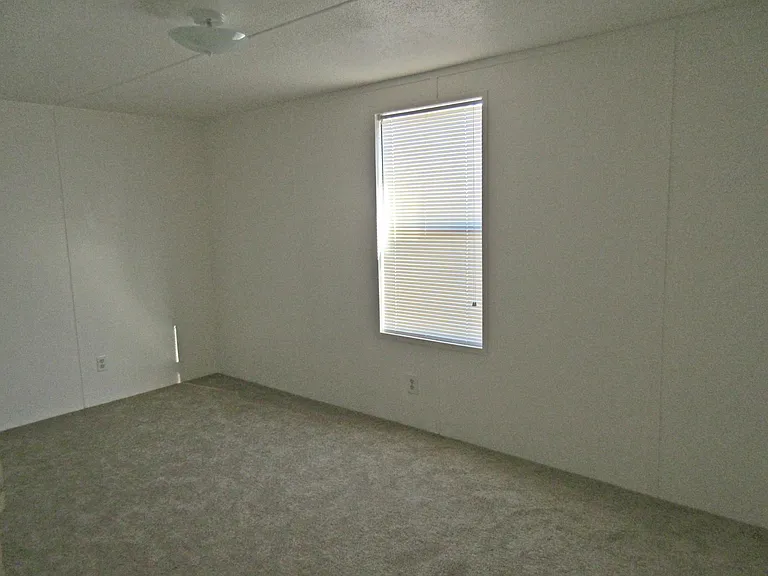 11822 S Sandra Ave — Photo 8