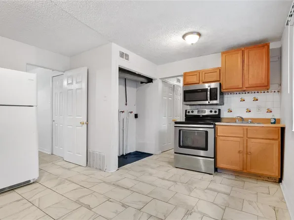 1415 E Grand Blvd, Saint Louis, MO 63107