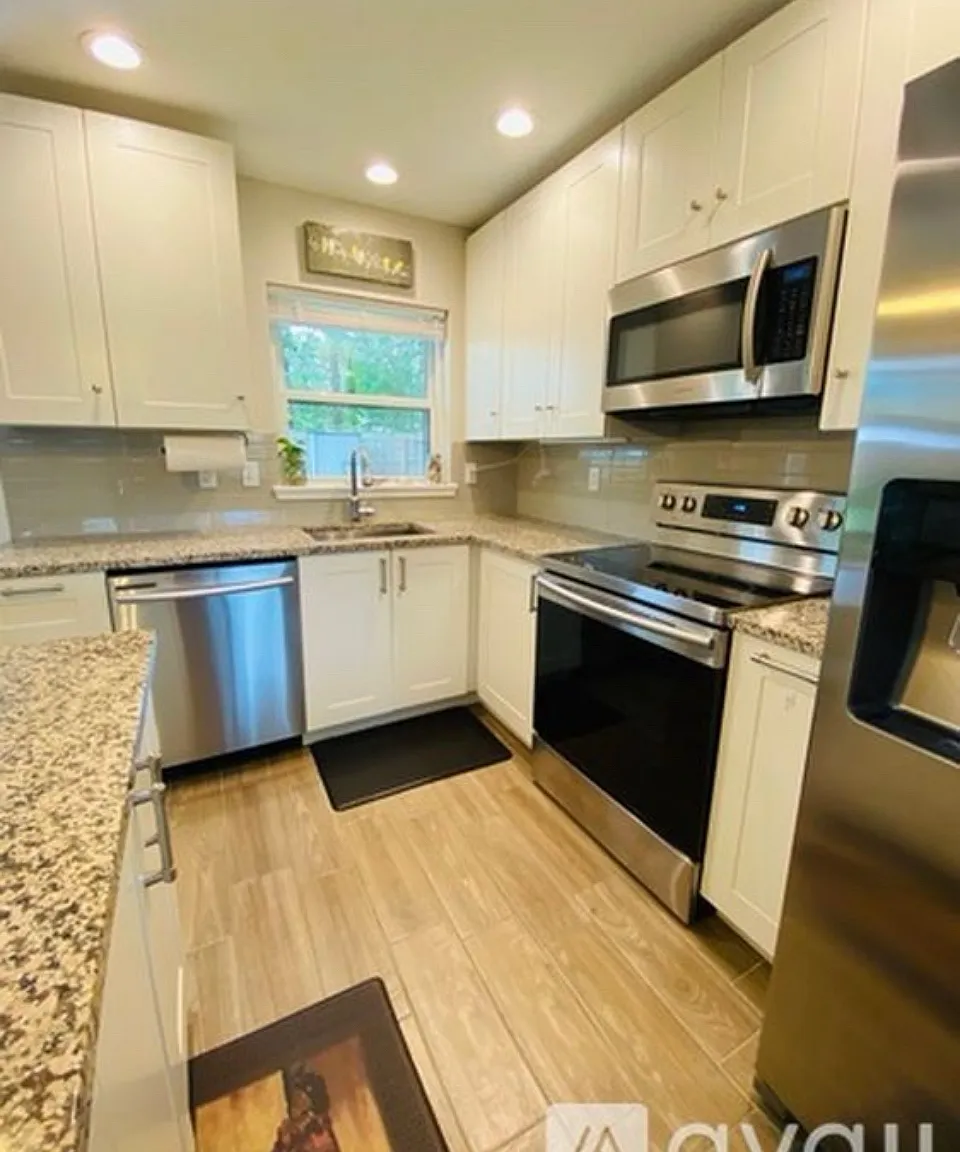 471 Jeri Dr — Photo 4
