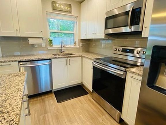 4th image of 471 Jeri Dr
