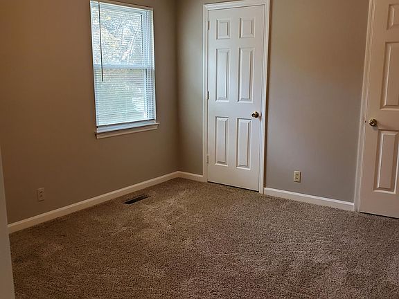 5th image of 3009 Mossdale Dr