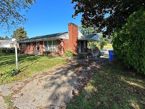 2nd image of 111 Sunset Dr