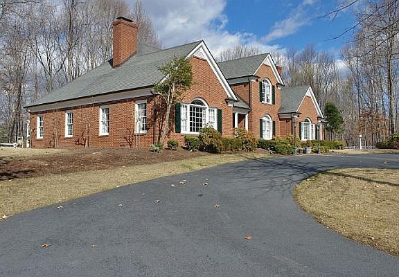 4th image of 230 Hunt Woods Dr