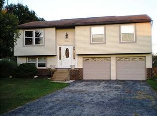 3103 Piney Bluff Dr, South Park, PA 15129