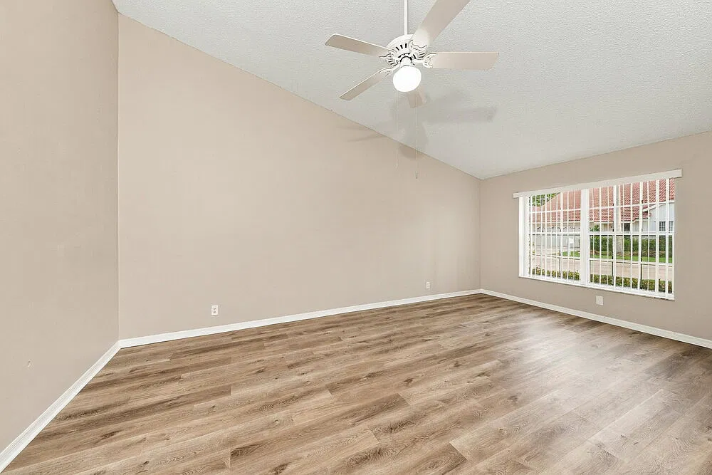 3 bed, 2.0 bath, 1908 sqft, $3,520 — Photo 3
