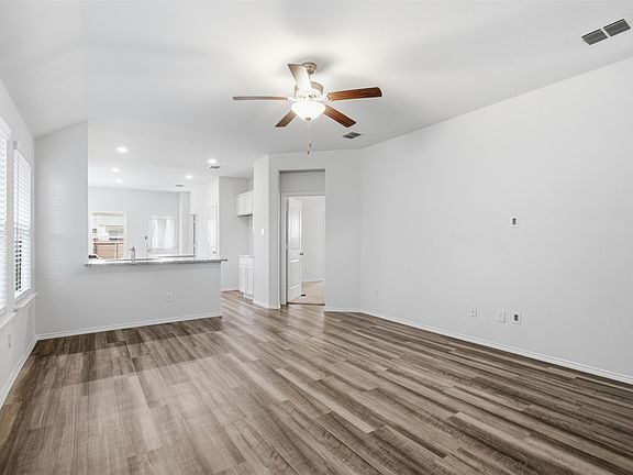 4th image of 4007 Springfield Ln