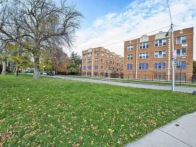3600 W Franklin — Photo 39