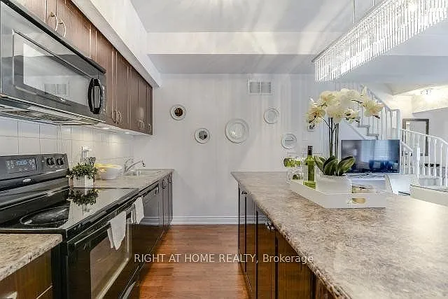 5 Richgrove Dr E #104 — Photo 8