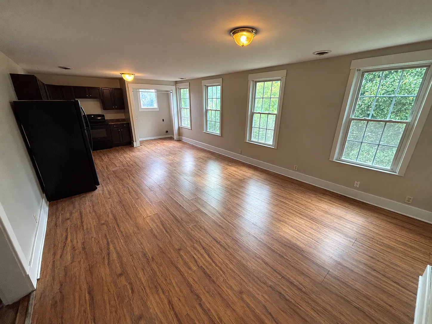 3 bed, 1388 sqft, $825 — Photo 3