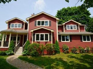 19 Raymond Cir, Peabody, MA 01960