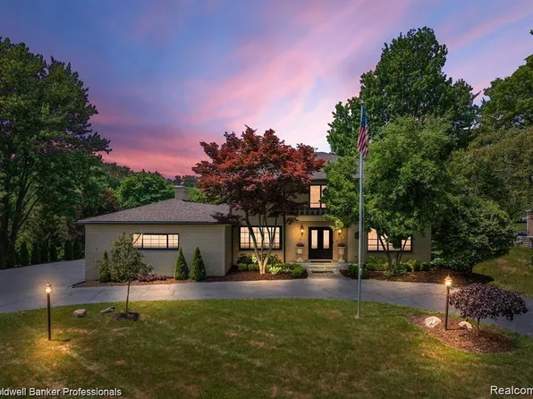 4462 Barchester Dr, Bloomfield Hills, MI 48302