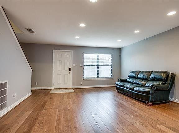 4th image of 2719 Throckmorton St APT 115