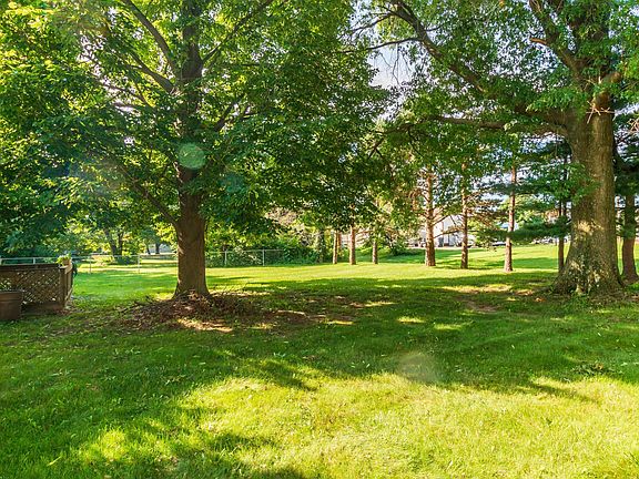 5th image of 9951 Circle Dr NW