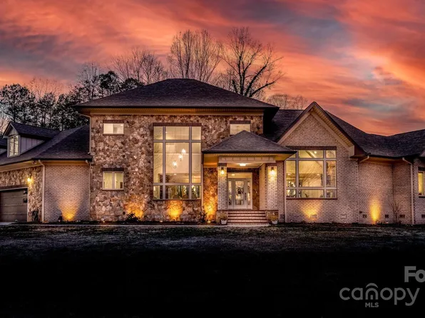 9355 Legrand Dr, Terrell, NC 28682