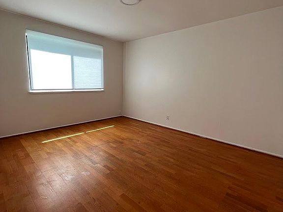 4th image of 201 Alta Vista Way