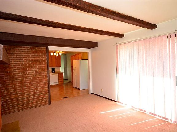 4th image of 306 Sunrise Dr