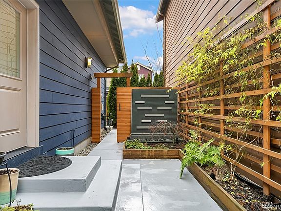 4th image of 1316 158th St SW