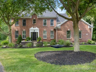 411 Scarborough Ct SE, Ada, MI, 49301