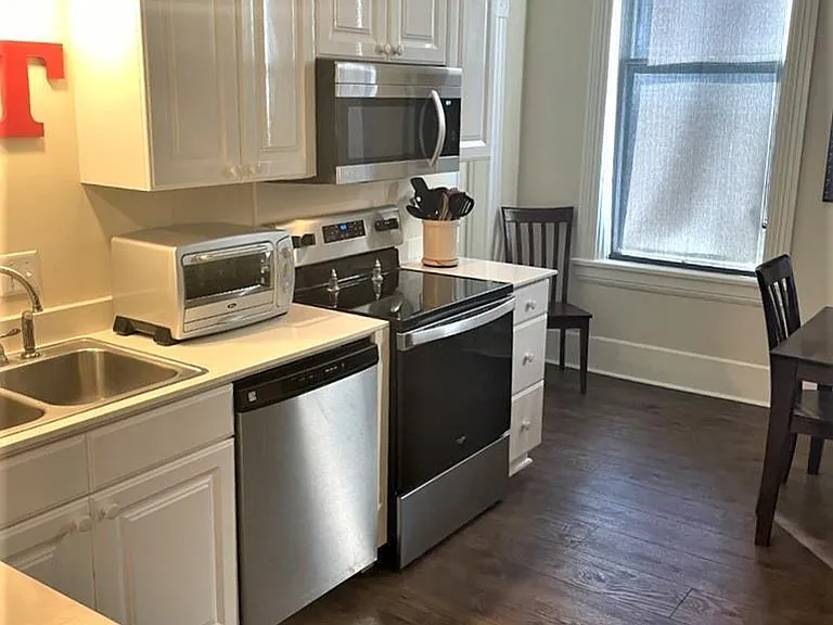 105 N Pearl St #B — Photo 21