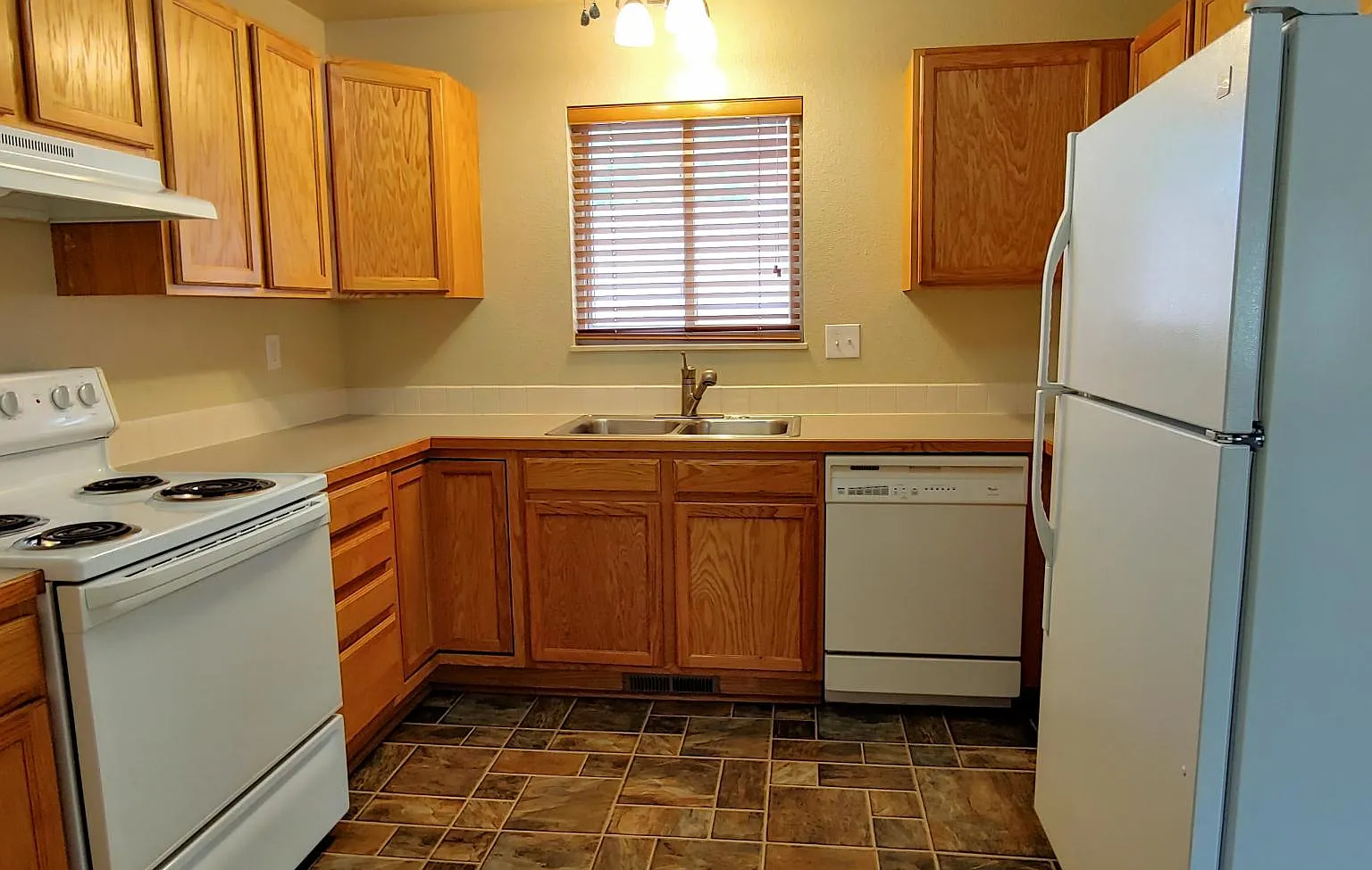 2 bed, 1.5 bath, 1080 sqft, $1,375 — Photo 1