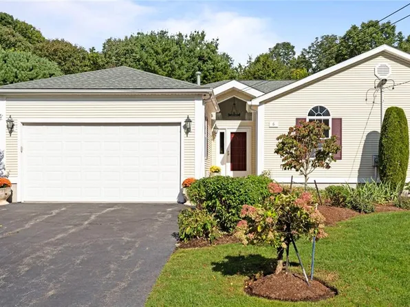 6 Orchard Meadows Dr, Smithfield, RI 02917