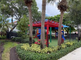 3947 San Simeon Ln, Fort Lauderdale, FL 33331