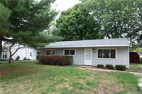 2812 Lawndale Dr photo 1