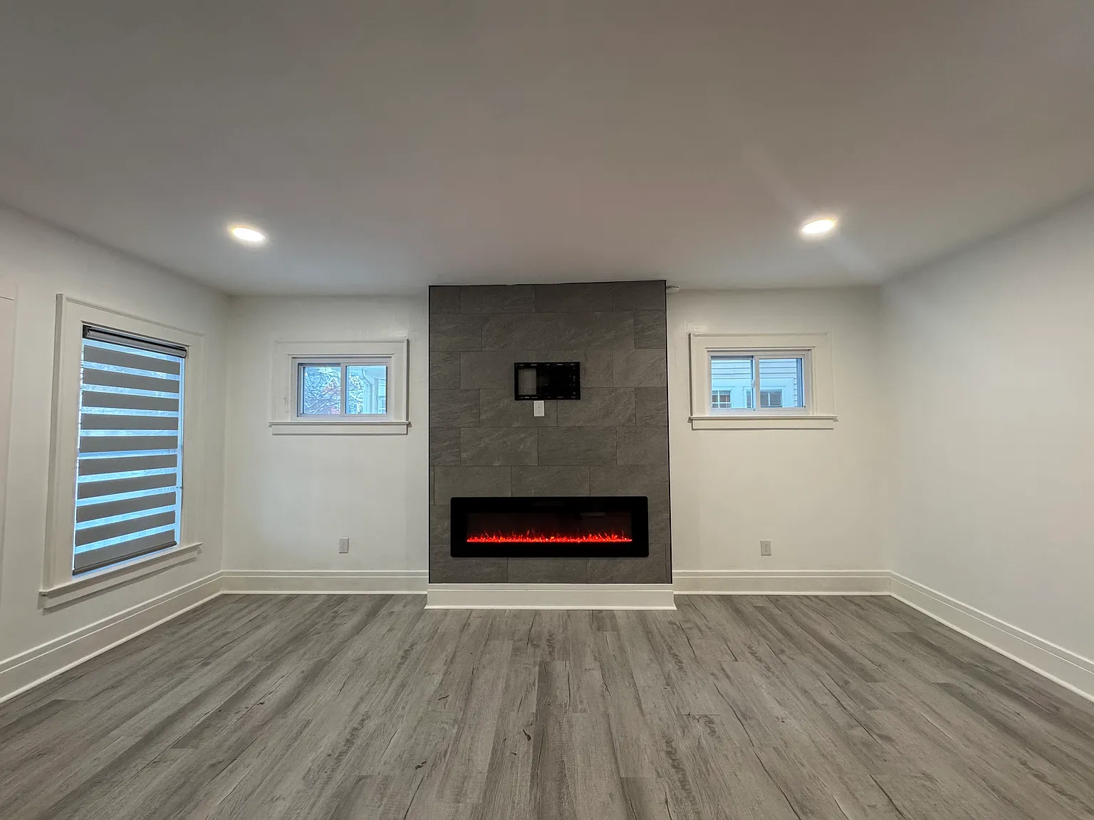 2 bed, 900 sqft, $1,600 — Photo 2