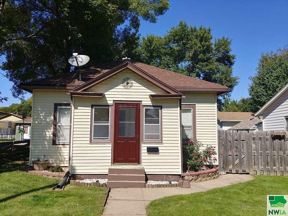 1st image of 1621 W 29th St
