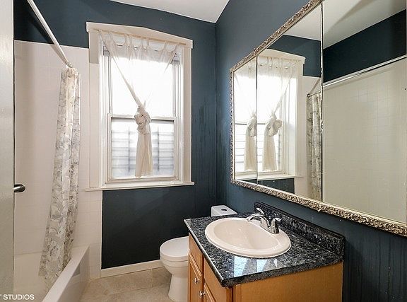 5th image of 1448 W Blackhawk St #1