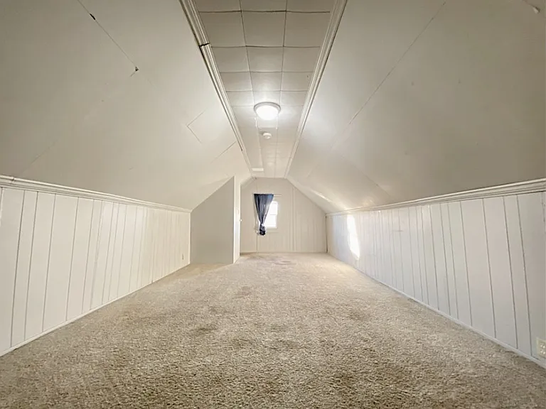 2240 White Oak Ave — Photo 11