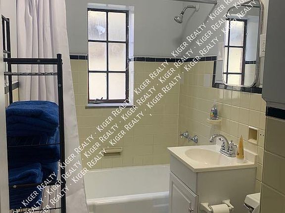 5th image of 103 N Gay St #D